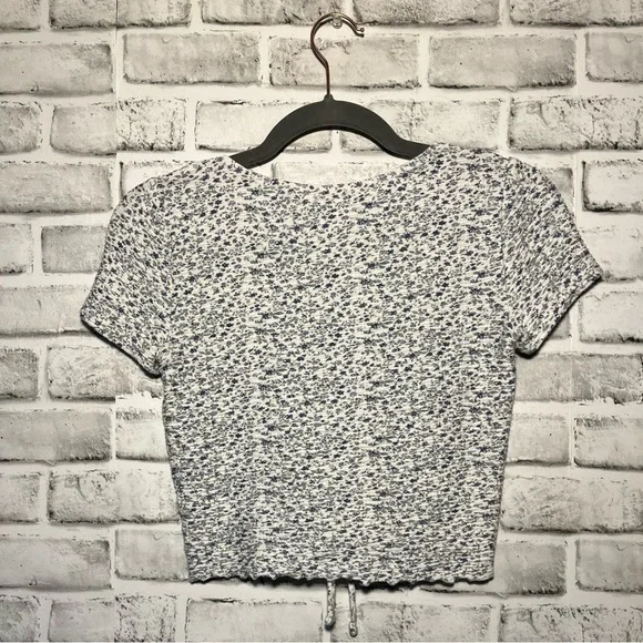 Hollister ruched material floral cinch top​​​​​​​​​​​​ - Picture 2 of 2